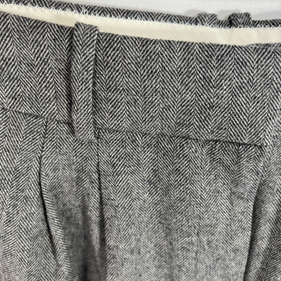NEW / Wide-leg essential pant in grey herringbone Italian wool blend / B003 - Picture 7 of 9